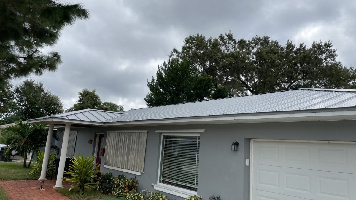 Will a New Roof Decrease My Homeowners’ Insurance in Tampa, Florida? New Metal Roof